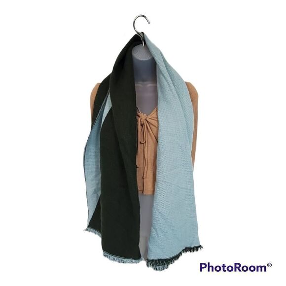 A New Day Colorblock Blanket Scarf - Picture 6 of 6